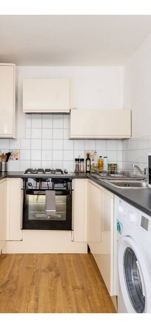 Microwave, oven, stovetop, cookware/dishes/utensils