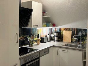 Réfrigérateur, four, plaque de cuisson, lave-vaisselle