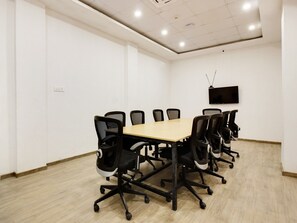 Meeting facility - Super Townhouse Moosapet Rcc Prime (Hyderabad)