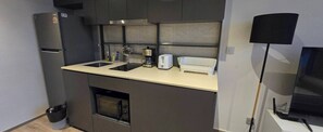 Condo, 1 Bedroom, Accessible, Smoking | Private kitchen