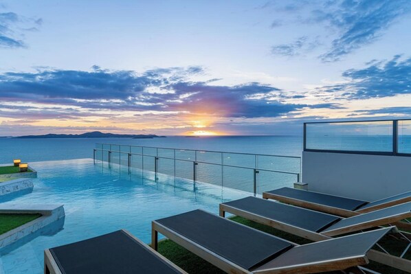 Condo, 1 Bedroom, Accessible, Smoking | Pool