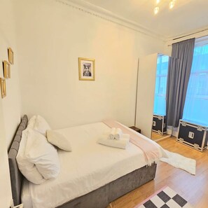 1 bedroom, desk, iron/ironing board, free WiFi