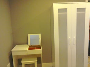 Quarto casal standard | Roupas de cama premium, ferros/tábuas de passar roupa, Wi-Fi de cortesia