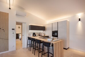 Fridge, microwave, oven, dishwasher
