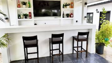 Bar (en la propiedad)