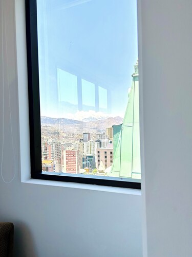 Charming 3-bedroom high-rise condo in the safest downtown neighborhood