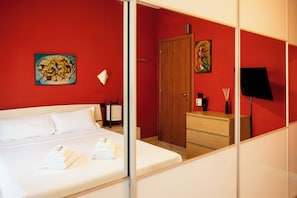 1 chambre, fer et planche à repasser, Wi-Fi gratuit, draps fournis