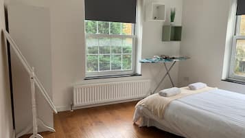 4 habitaciones, tabla de planchar con plancha, internet y ropa de cama