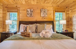 3 makuuhuonetta, silitysrauta/-lauta, vauvan matkasänky, Wi-Fi