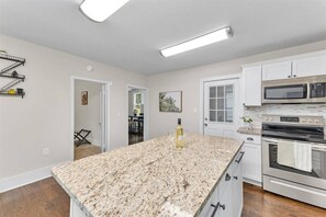 4 bedrooms - Master Classic-1 8 mi to Augusta National Golf Co (Augusta)