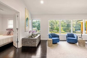 House - Stylish Comfort Modern Chef Kitchen 4 BR 2 Baths (College Park)