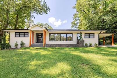 Stylish Comfort Modern Chef Kitchen 4 BR 2 Baths