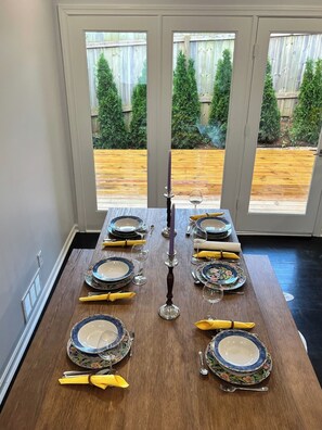 House - Stylish Comfort Modern Chef Kitchen 4 BR 2 Baths (College Park)