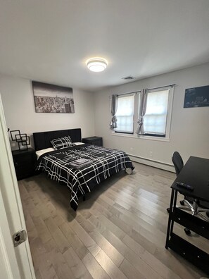 3 chambres, fer et planche à repasser, Wi-Fi, draps fournis