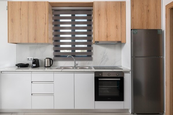 Fridge, microwave, oven, dishwasher - Villa Salty Sun 4 - Two Bedroom Villa, Sleeps 5 (Kremasti)