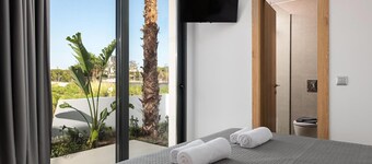 Villa Salty Sun 4 - Two Bedroom Villa, Sleeps 5