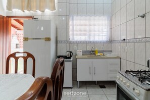 Private kitchen - Cozy House in Floripa Rbf142 (Florianópolis)
