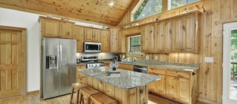 New! Sunrise Decks & Stargazing•Hot Tub•Game Room