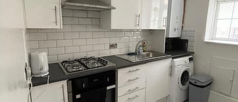 Microondas y placa de cocina