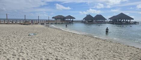 Una playa cerca