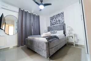3 habitaciones, tabla de planchar con plancha, wifi y ropa de cama