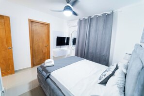 3 bedrooms, iron/ironing board, WiFi, bed sheets