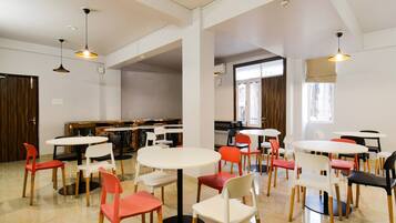 House | Dining