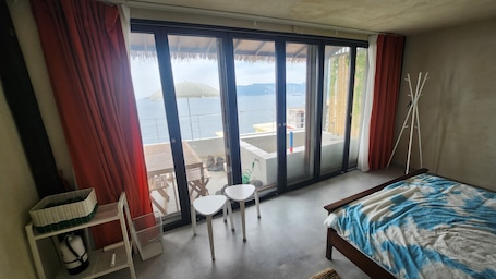 2 bedrooms, WiFi. Pleasant 2-bedroom apartment with AC in bustling Busan