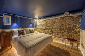 8 chambres, fer et planche Ă repasser, Wi-Fi, draps fournis
