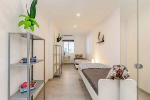 1 chambre, fer et planche à repasser, Wi-Fi, draps fournis