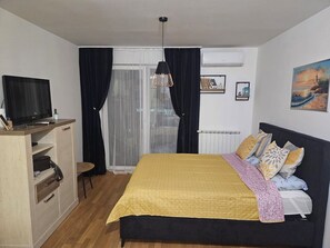 1 bedroom, iron/ironing board, WiFi