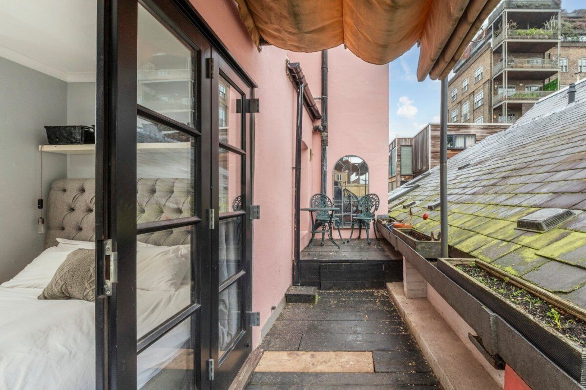 2 عدّة غرف نوم ومكواة/لوح كي وواي فاي وملاءات أسرّة