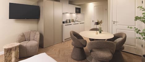 The Retreat Suite | Free WiFi