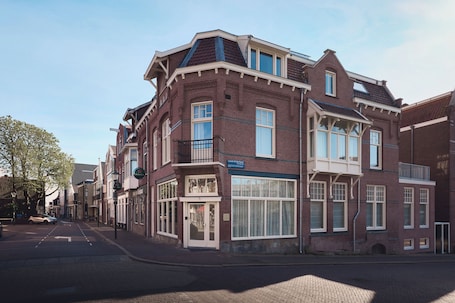 Exterior. Zenstay Hotel Amsterdam - Zaandam