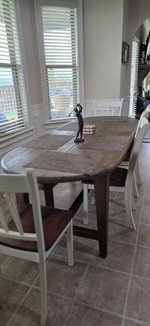 Dining - 4 Bedroom Masters Rental! (Grovetown)