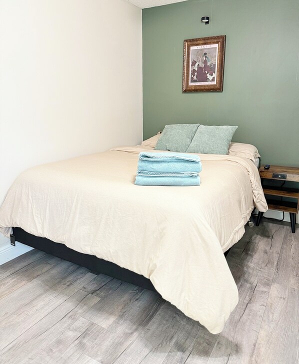 1 bedroom, iron/ironing board, WiFi, bed sheets