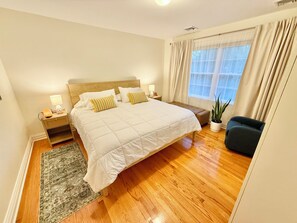 3 bedrooms, iron/ironing board, WiFi, bed sheets