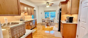 New Cozy pristine home in Mountainside NJ, Mins to NYC free coffee, Smart Tvs +