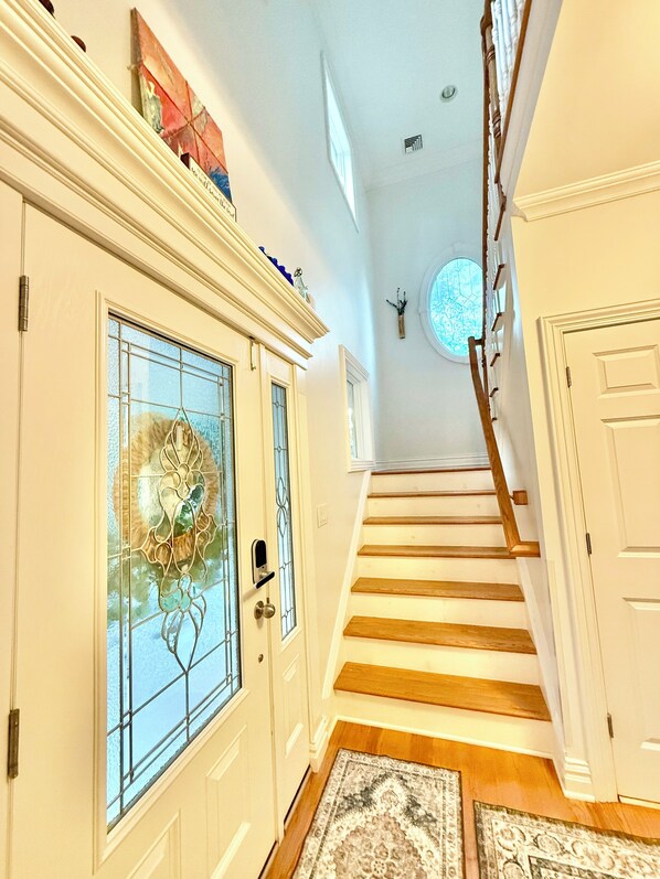 Interior - New Cozy pristine home in Mountainside NJ, Mins to NYC free coffee, Smart Tvs + (Mountainside)