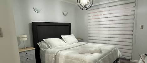 3 bedrooms, iron/ironing board, internet, bed sheets