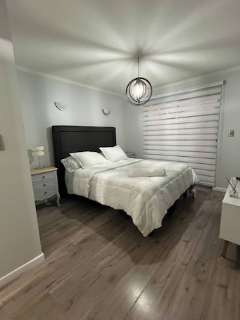 3 bedrooms, iron/ironing board, Internet, bed sheets. Furnished house in residential area