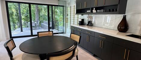 تناول الطعام