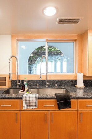 Interior - Ojai Mountain Ridge Estate, Private Ojai Vineyard Villa (Ventura County)