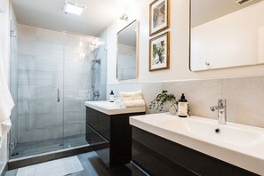 Jetted tub, hair dryer, towels, soap