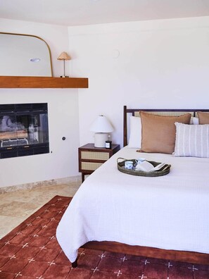 4 bedrooms, desk, iron/ironing board, free WiFi