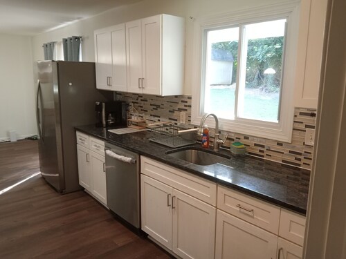 3Br/2Ba Family home close to Washington DC, Very close to many attractions.