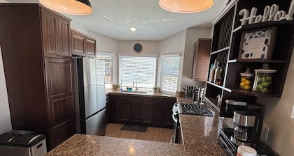 Comfort 4 Bedroom 2 Bath with AC