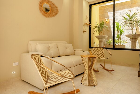 Appartement, 3 chambres | Coin séjour