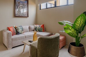 Apartment, 6 Bedrooms | Living area