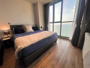 Condo, 1 Bedroom, Accessible, Smoking